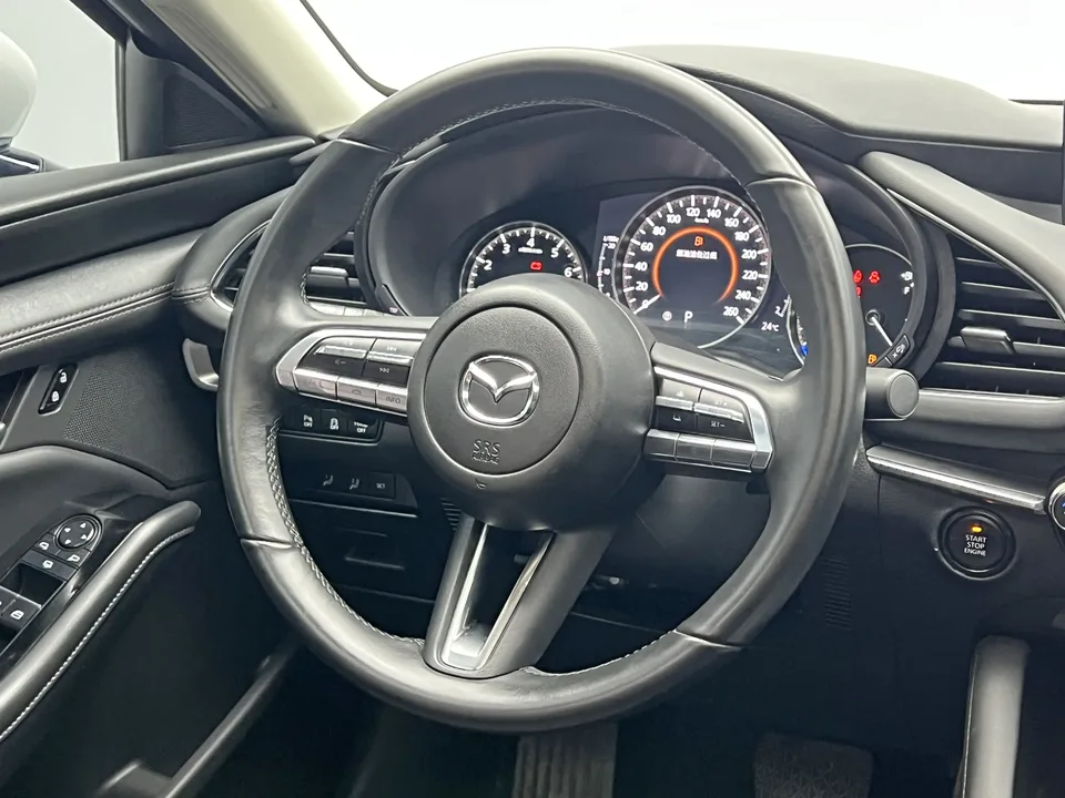 Mazda Axela Mazda3 2023 2.0L Automatic Premium Edition 2024 — thumbnail 4