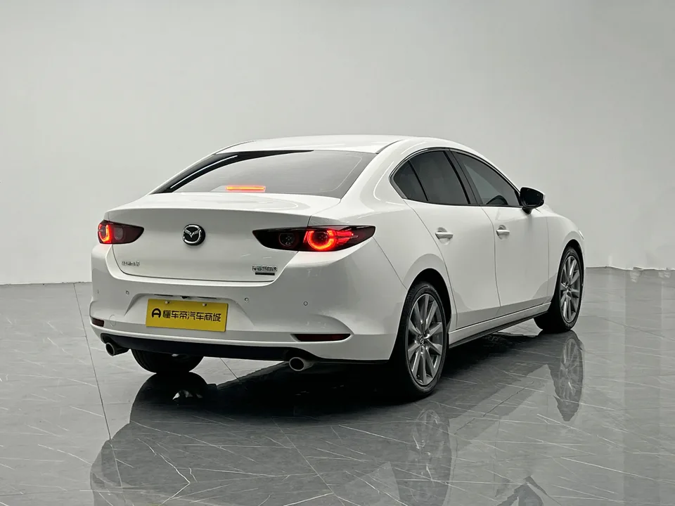 Mazda Axela Mazda3 2023 2.0L Automatic Premium Edition 2024 — thumbnail 5