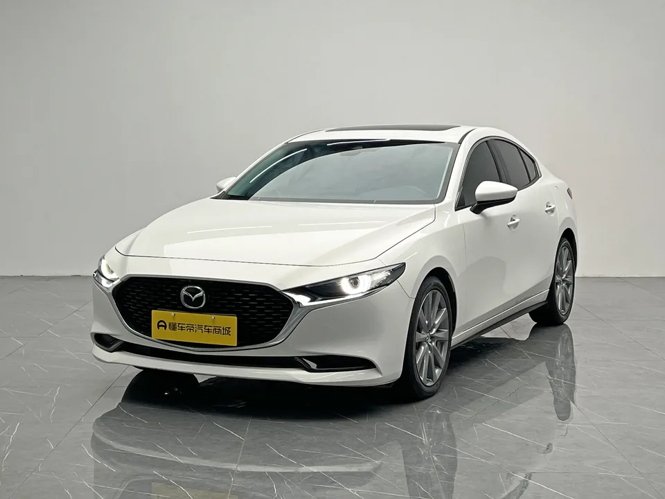 Mazda Axela Mazda3 2023 2.0L Automatic Premium Edition 2024 — photo 1, buy with delivery to Moscow