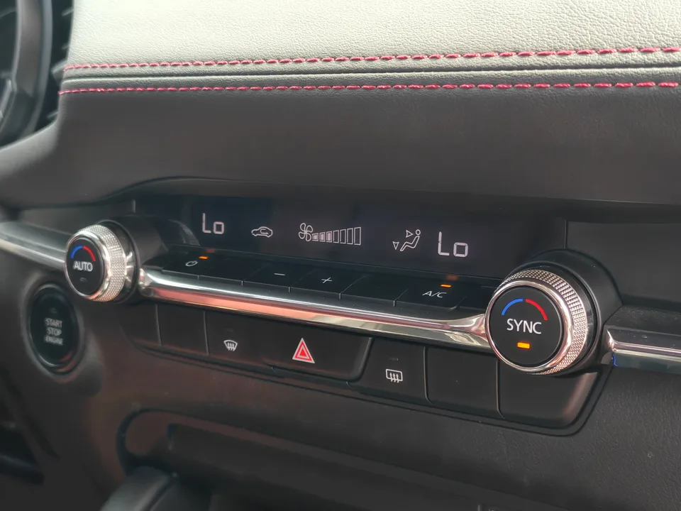 Mazda Axela Mazda3 Angkesela 2022 2.0L Automatic Premium Edition 2022 — thumbnail 4