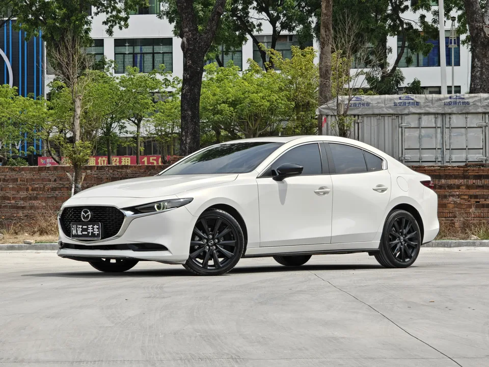 Mazda Axela Mazda3 Angkesela 2022 2.0L Automatic Premium Edition 2022 — фото 1, купить с доставкой в Москву