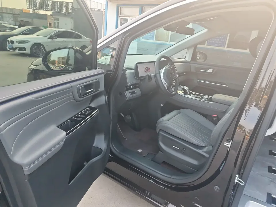JAC Ruifeng RF8 PHEV Zhiling Edition 1.5T 150KM Flagship Model 2026 — миниатюра 4