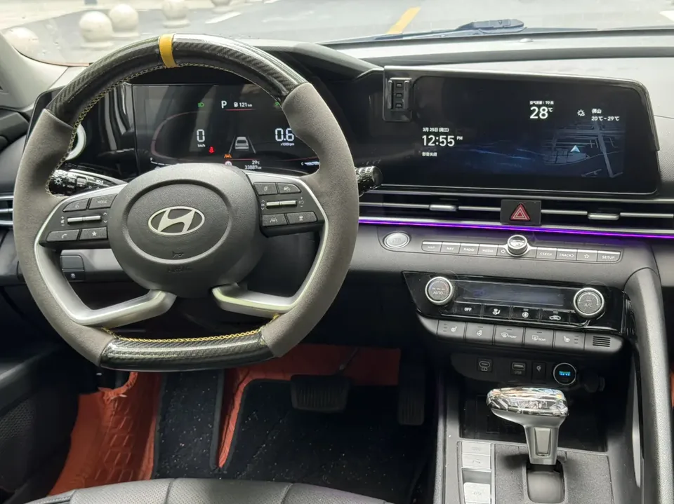 Hyundai Elantra Elantra 2023 1.5L CVT LUX Premium Edition 2024 — thumbnail 3