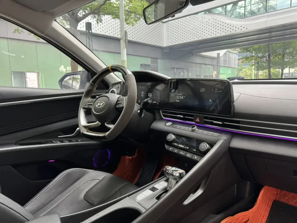 Hyundai Elantra Elantra 2023 1.5L CVT LUX Premium Edition 2024 — thumbnail 4