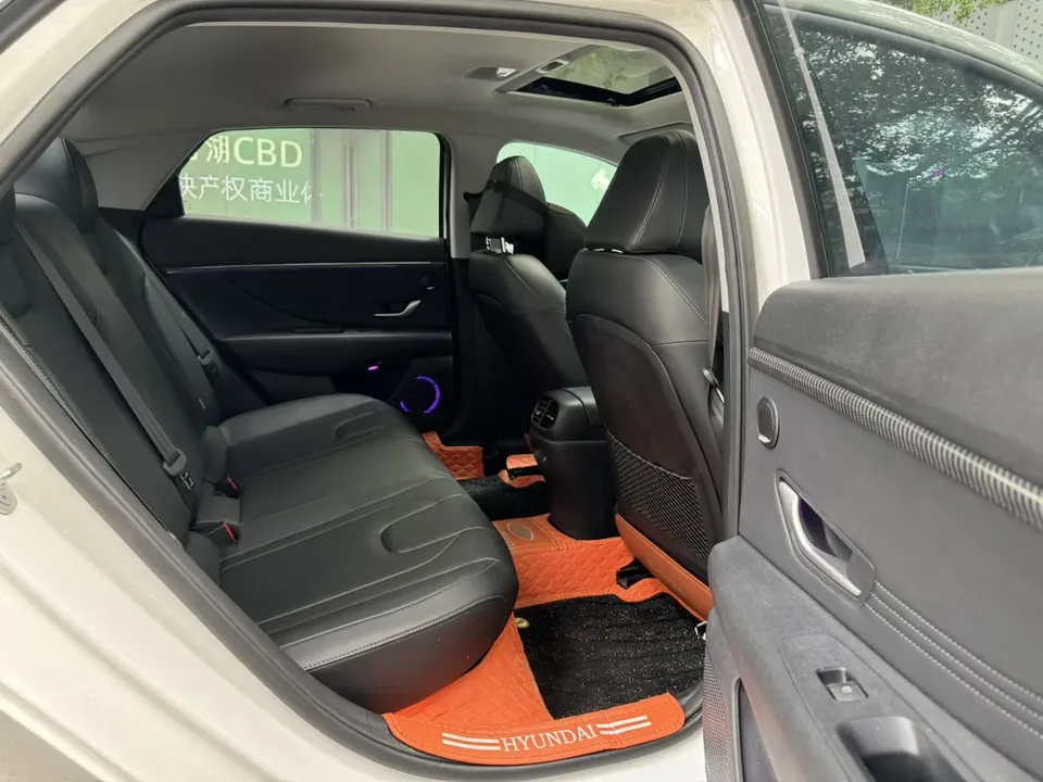 Hyundai Elantra Elantra 2023 1.5L CVT LUX Premium Edition 2024 — thumbnail 5
