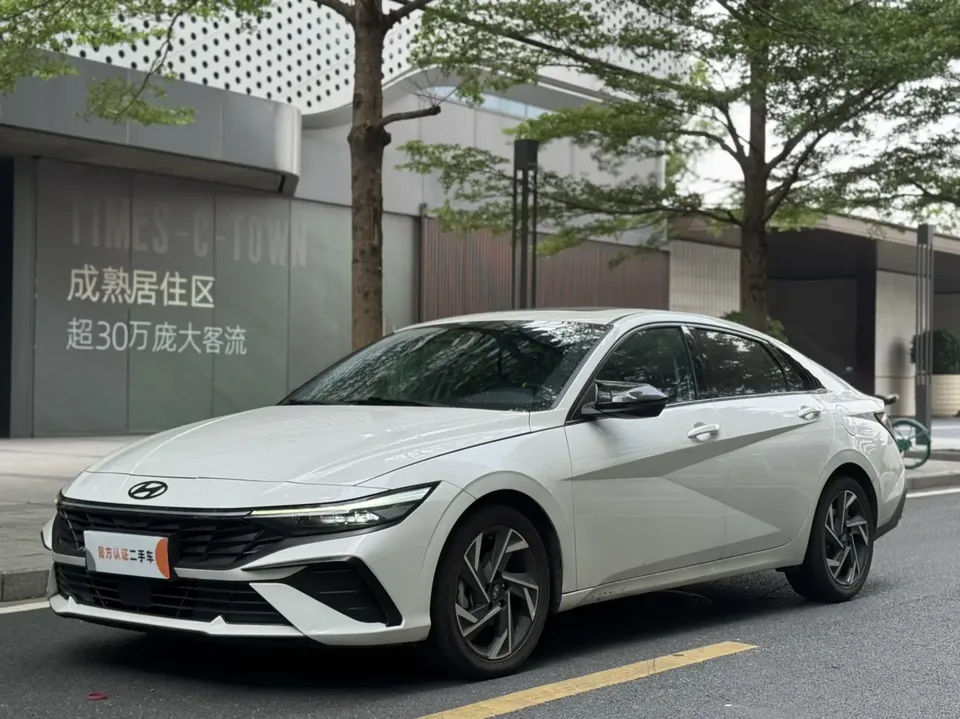 Hyundai Elantra Elantra 2023 1.5L CVT LUX Premium Edition 2024 — photo 1, buy with delivery to Moscow