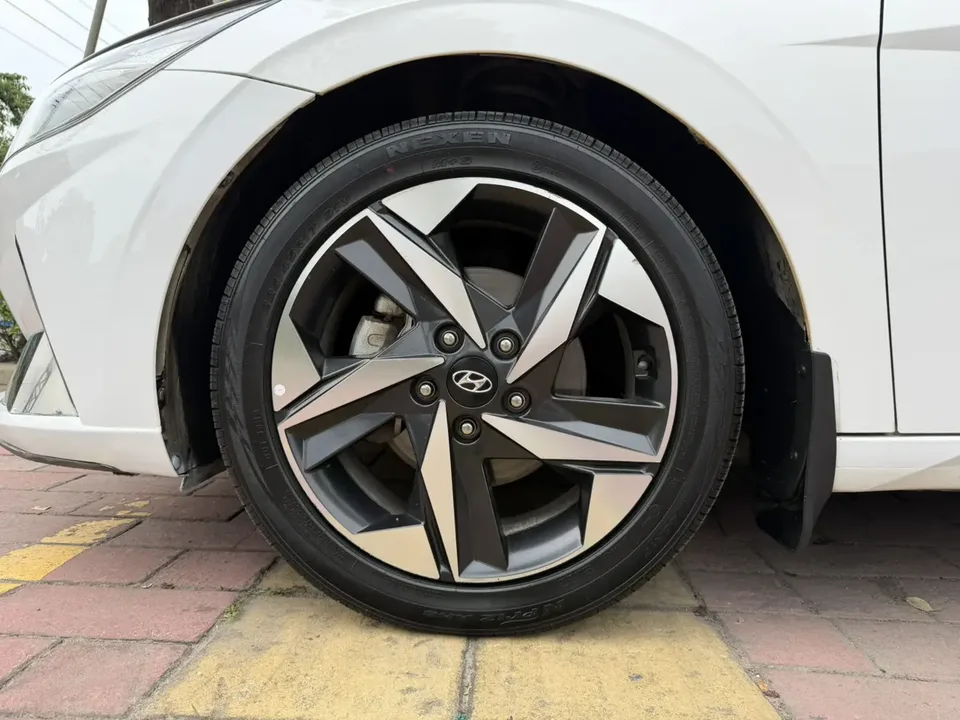 Hyundai Elantra Elantra 2021 Elantra 2021 1.5L CVT LUX Premium Edition 2022 — thumbnail 4