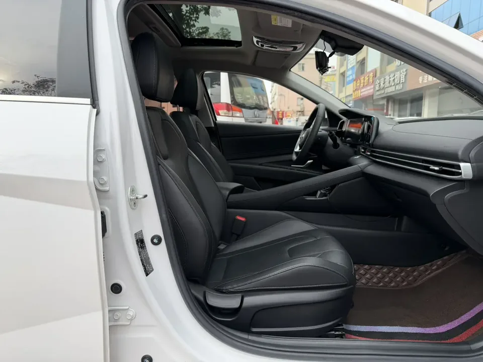 Hyundai Elantra Elantra 2021 Elantra 2021 1.5L CVT LUX Premium Edition 2022 — thumbnail 5