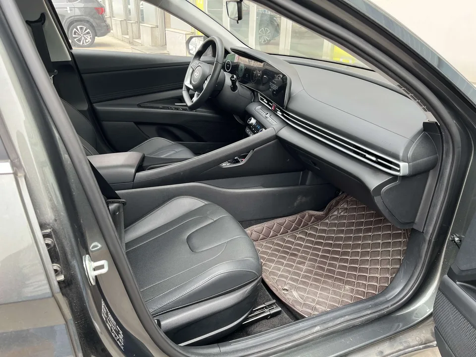 Hyundai Elantra 1.5L CVT TOP flagship version 2023 — миниатюра 2