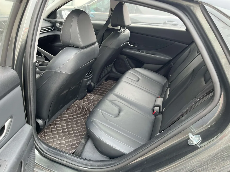 Hyundai Elantra 1.5L CVT TOP flagship version 2023 — миниатюра 3