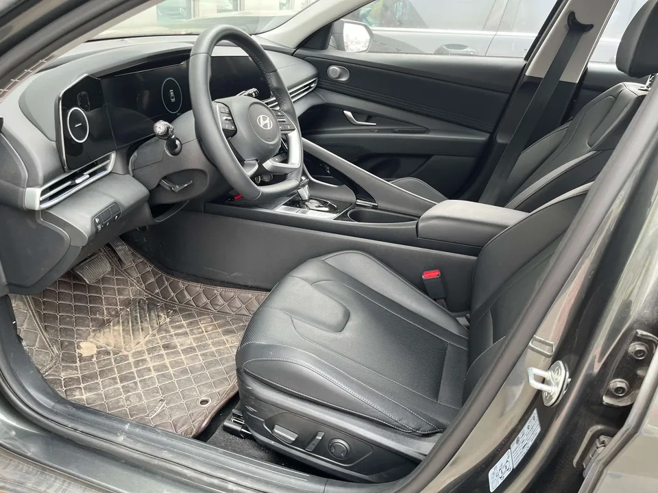 Hyundai Elantra 1.5L CVT TOP flagship version 2023 — миниатюра 5