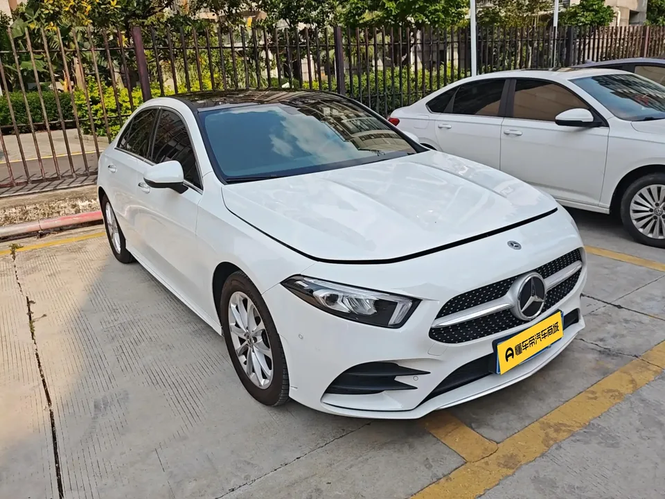Mercedes-Benz Mercedes Benz A Class Mercedes-Benz A-Class 2022 A 200 L sports sedan dynamic version 2022 — миниатюра 3