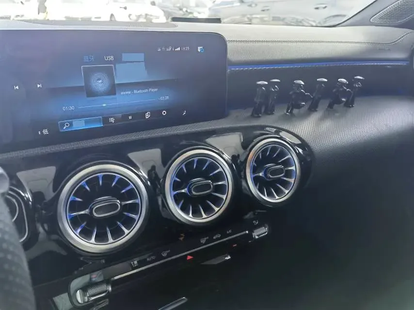 Mercedes-Benz Mercedes Benz A Class Mercedes-Benz A-Class 2022 facelift A 200 L sports sedan fashion version 2022 — миниатюра 5
