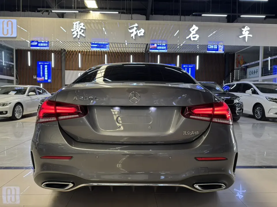 Mercedes-Benz Mercedes Benz A Class second facelift A 200 L sports sedan fashion version 2023 — миниатюра 2