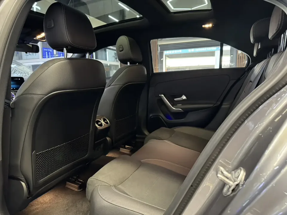 Mercedes-Benz Mercedes Benz A Class second facelift A 200 L sports sedan fashion version 2023 — миниатюра 3