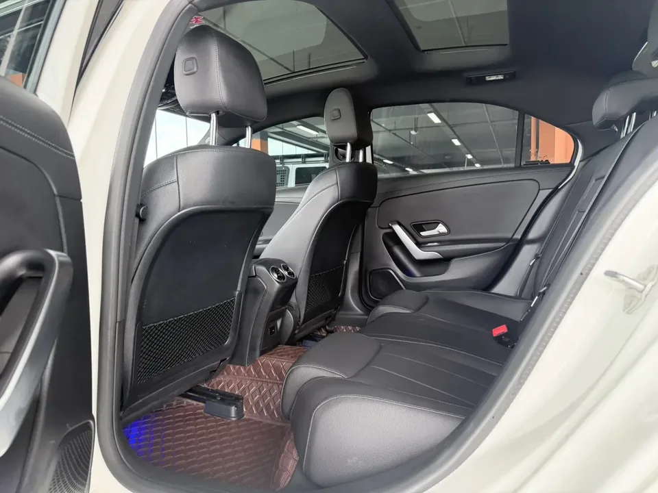 Mercedes-Benz Mercedes Benz A Class Mercedes-Benz A-Class 2022 facelift A 200 L sports sedan fashion version 2022 — миниатюра 3