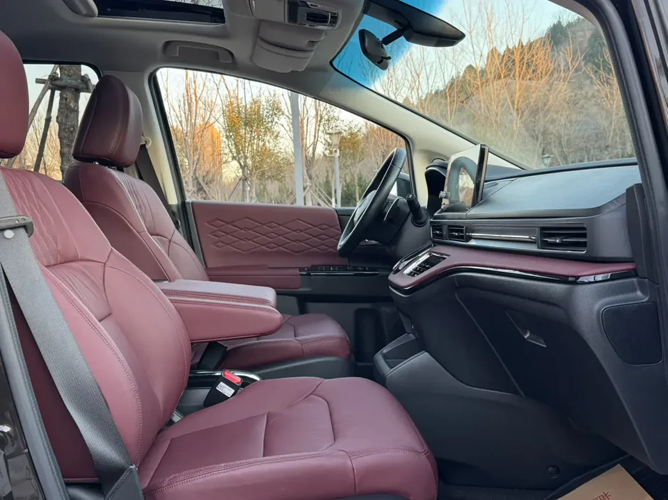 Honda Elysion Alison 2022 2.0L Hybrid Ultimate Edition 2022 — thumbnail 3