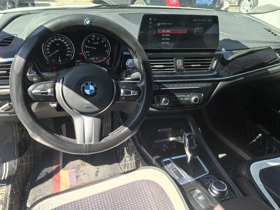 BMW 1 Series BMW 1 Series 2023 125i M Sport Night Edition 2023 — миниатюра 3
