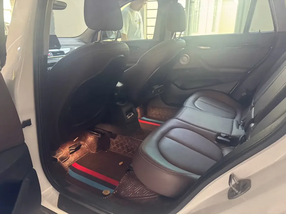 BMW X1 facelift sDrive20Li exclusive model 2022 — миниатюра 5