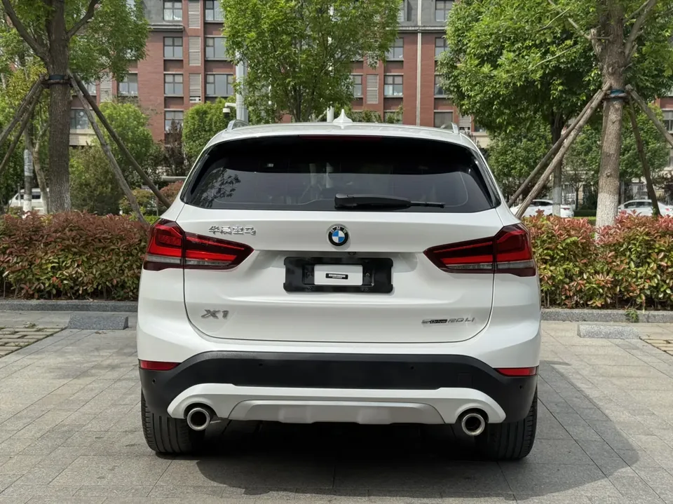BMW X1 BMW X1 2022 sDrive20Li Exclusive Model 2023 — миниатюра 2