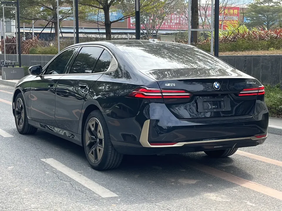 BMW 5 Series 5 Series 2024 525Li M Sports Package 2025 — миниатюра 2