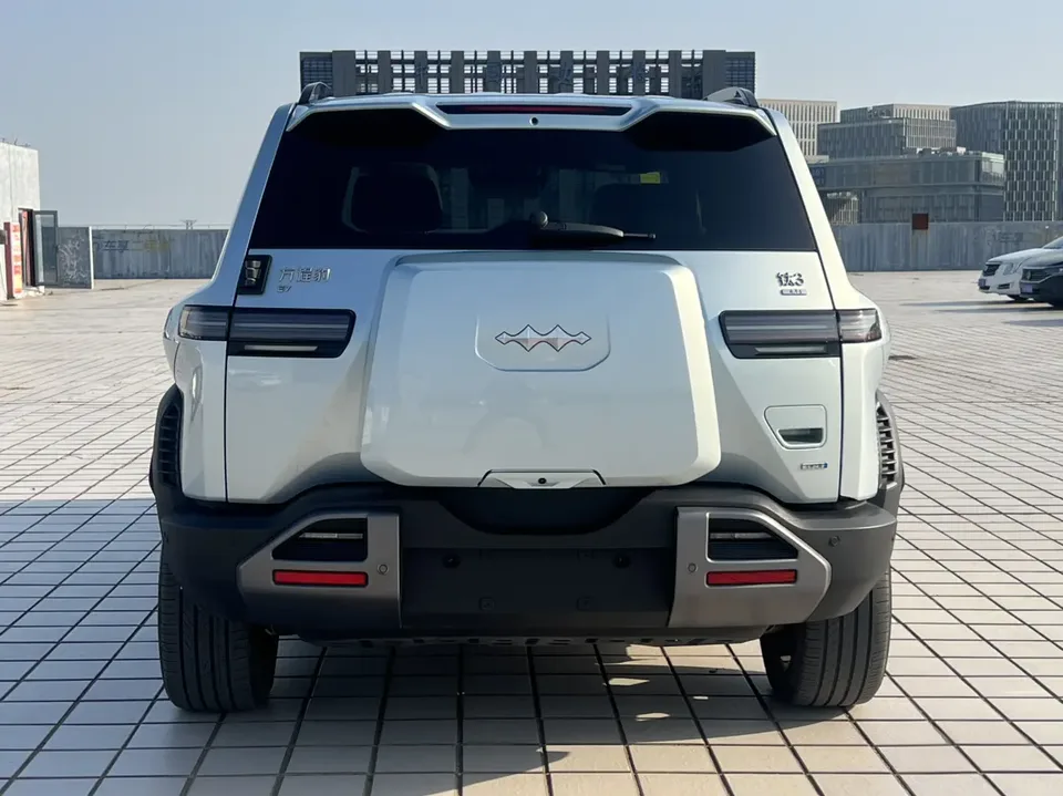 BYD Leopard Titanium 3 Titanium 3 2025 501KM 4WD Intelligent Driving Ultra Edition 2025 — миниатюра 2
