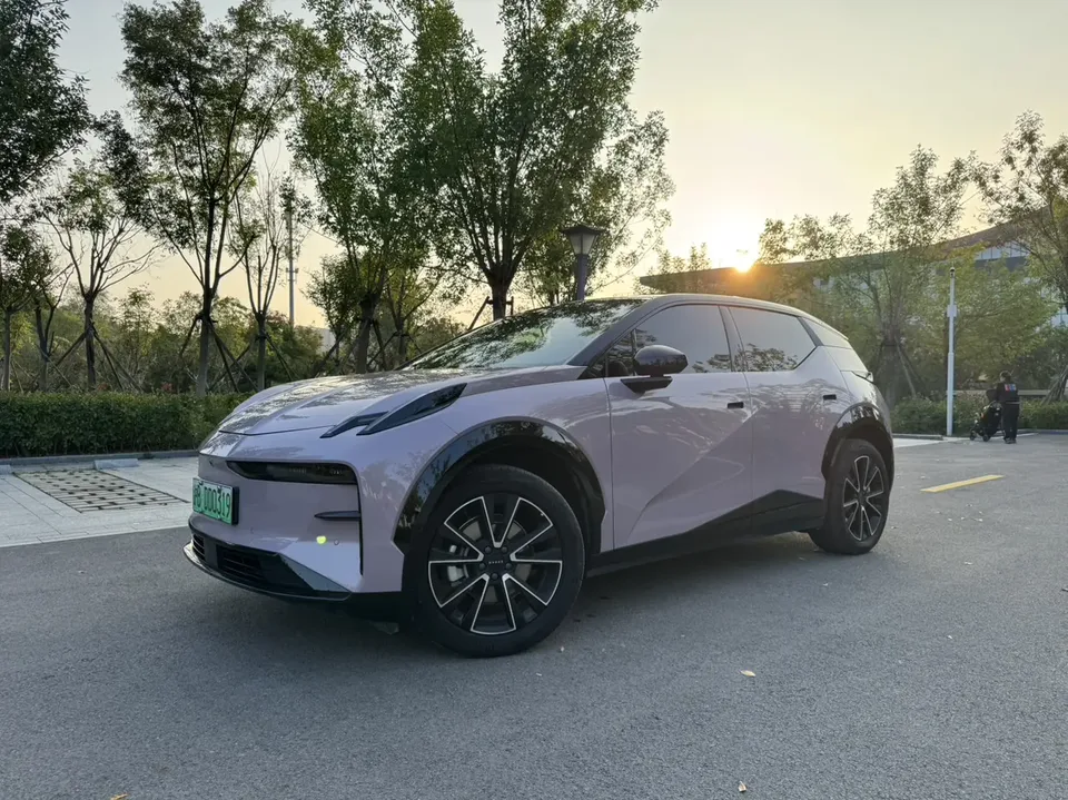 Zeekr X 2025