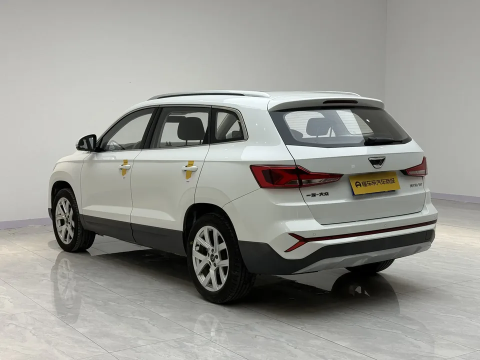 Jetta VS7 280TSI automatic aggressive version 2023 — thumbnail 5