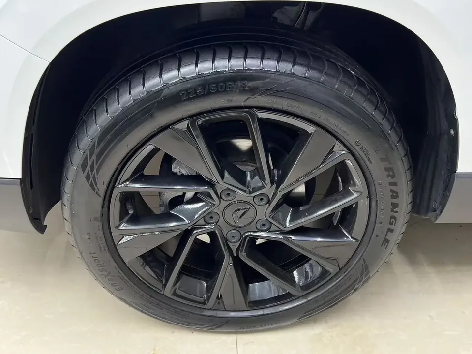 Jetta VS7 280TSI Automatic High Gloss Glory Edition 2023 — миниатюра 3
