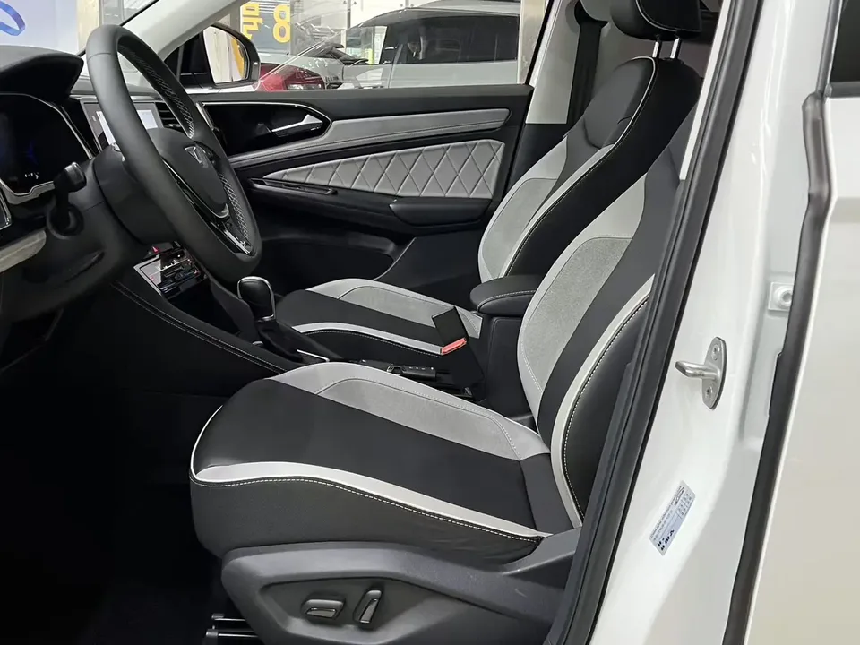 Jetta VS7 280TSI Automatic High Gloss Glory Edition 2023 — миниатюра 5