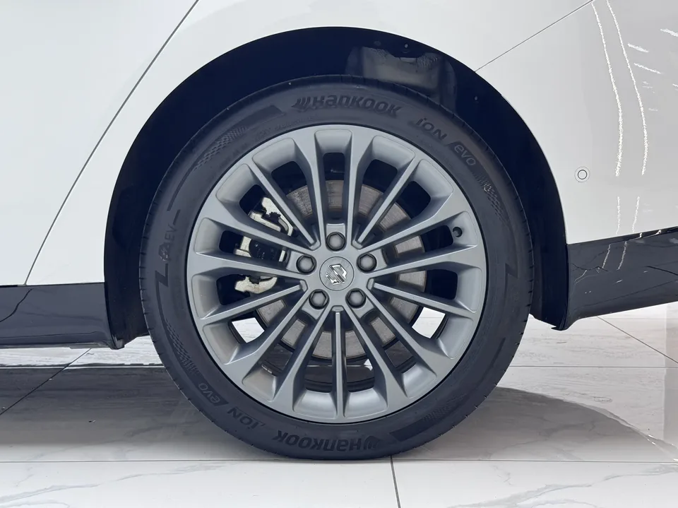 Leapmotor Zero running C01 Pure Electric 525 Premium Edition 2024 — миниатюра 2