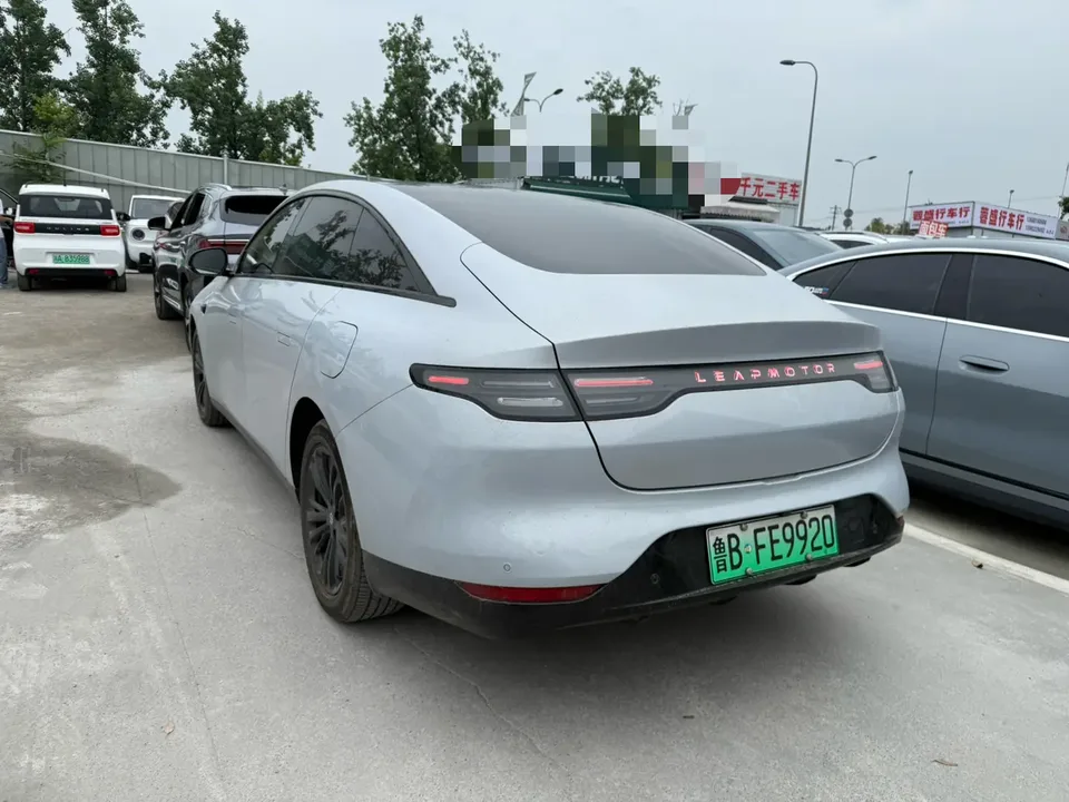 Leapmotor Zero running C01 Extended Range 216 Comfort Edition 2024 — миниатюра 4
