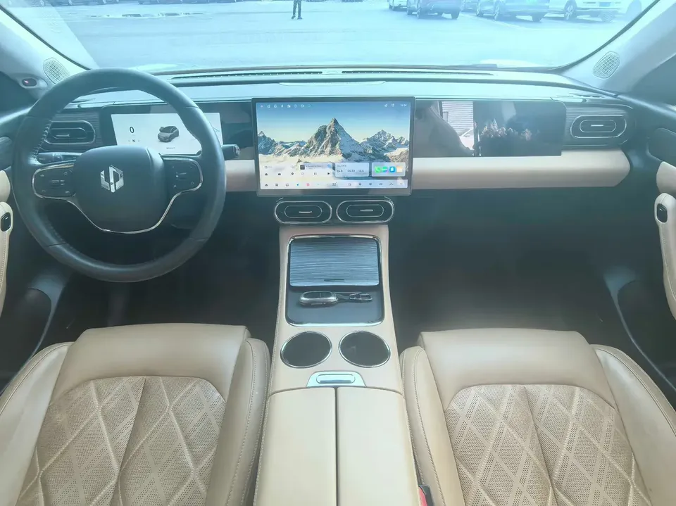 Leapmotor Zero running C11 Pure Electric 580 Premium Edition 2024 — миниатюра 4