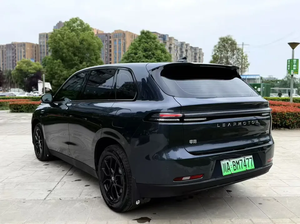 Leapmotor Zero running C10 Pure Electric 410 Comfort Edition 2024 — миниатюра 2