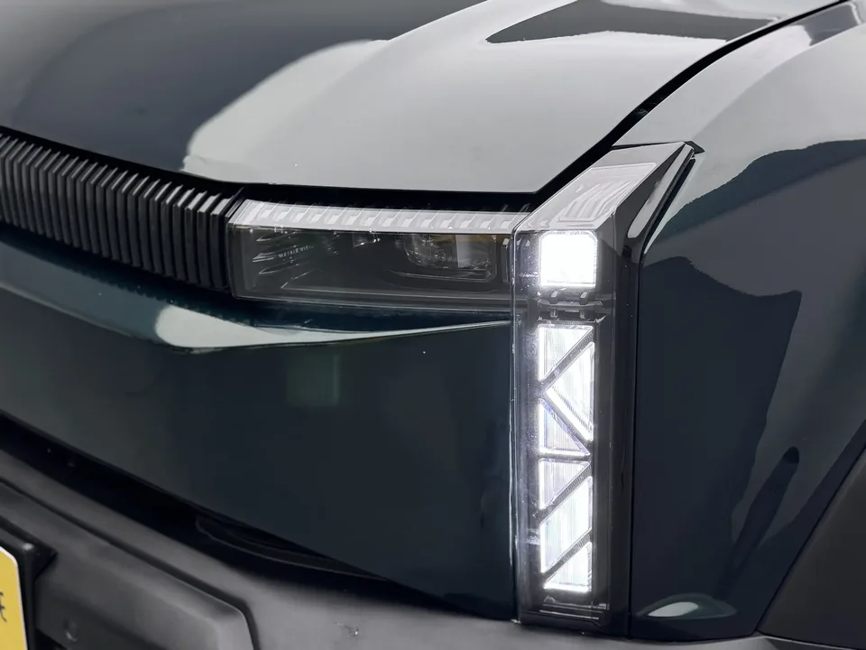 iCAR 03 two-wheel drive long-range version 2024 — миниатюра 3