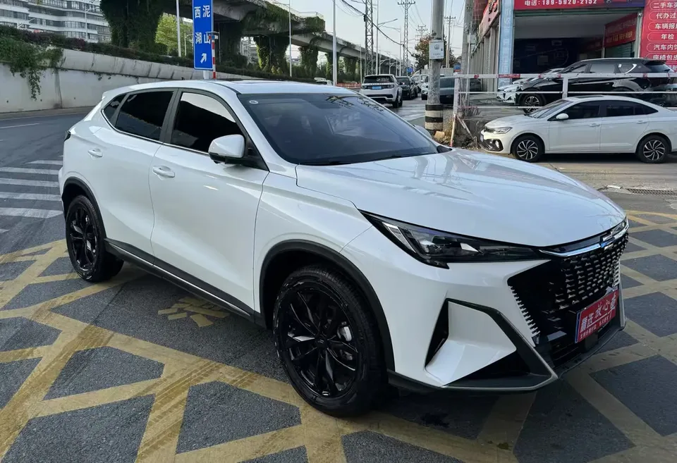 Oshan Changan Auchan X5 PLUS Changan Auchan X5 PLUS 2023 1.5T DCT pilot model 2024 — миниатюра 3