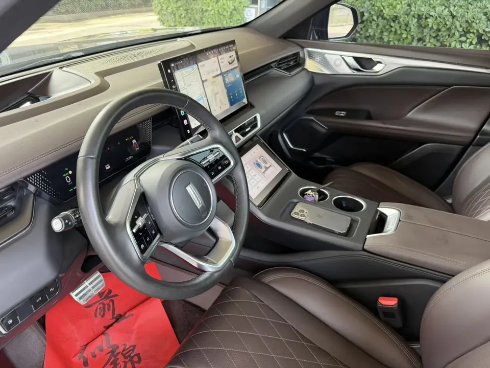 WEY Mocha PHEV DHT 2WD Long Range Edition 2023 — миниатюра 3