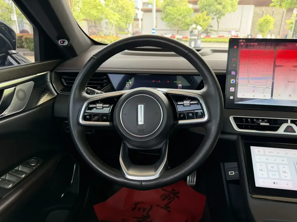 WEY Mocha PHEV DHT 2WD Long Range Edition 2023 — миниатюра 5