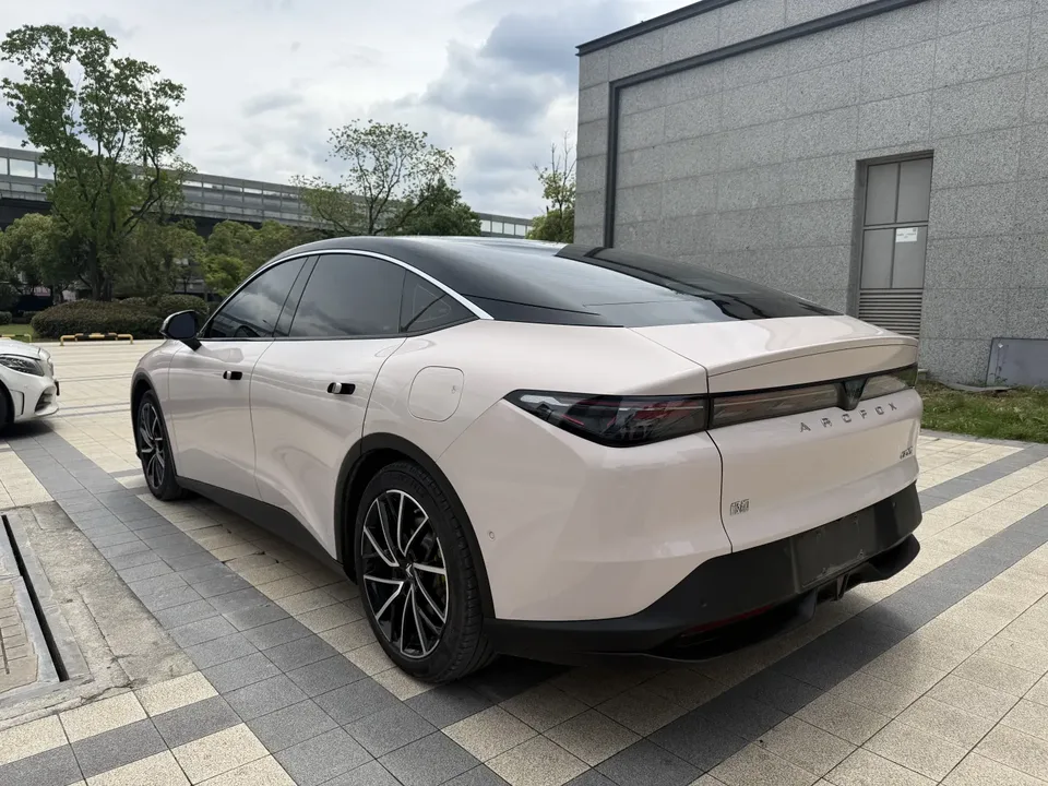 ARCFOX Extreme Fox JiFox Alpha S5 708MAX 200kW 2024 — миниатюра 2