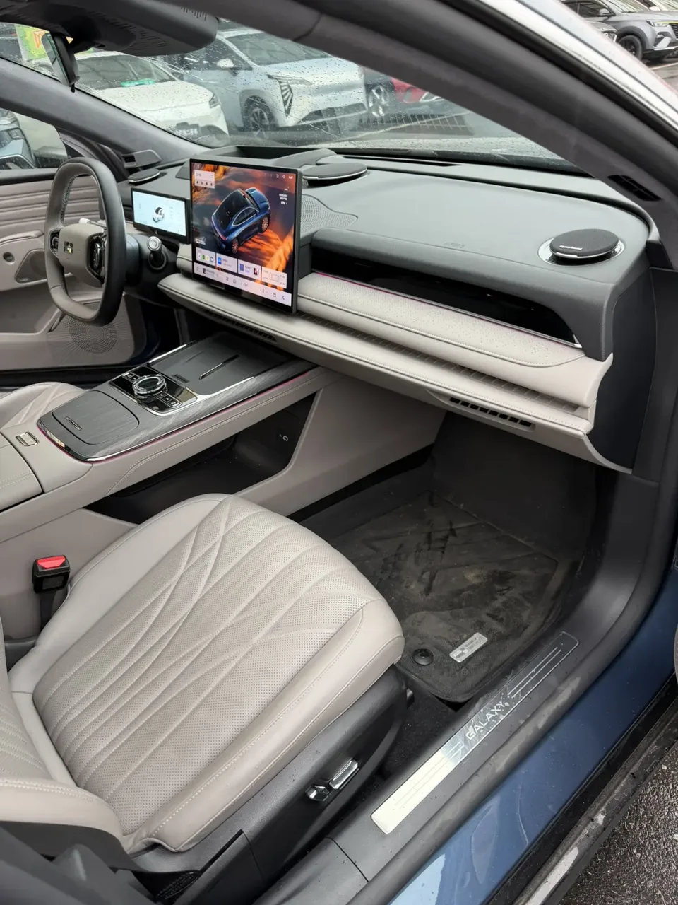 Geely Galaxy Star 8 PHEV 130km EM-P Exploration Edition 2025 — миниатюра 4