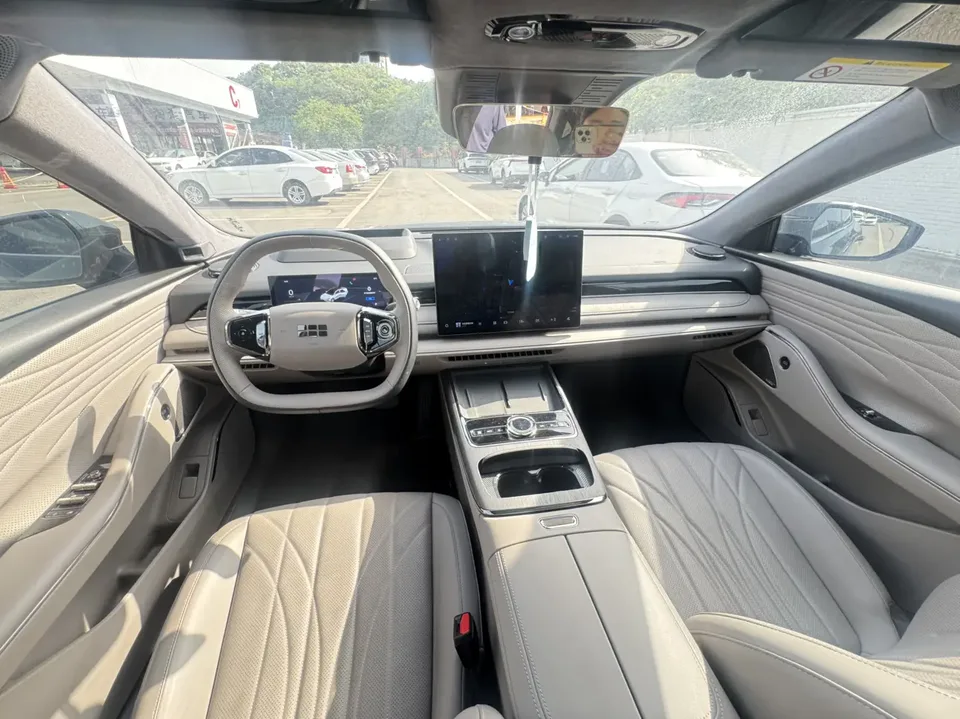 Geely Galaxy Star 8 PHEV 130km EM-P Starship Edition 2025 — миниатюра 3