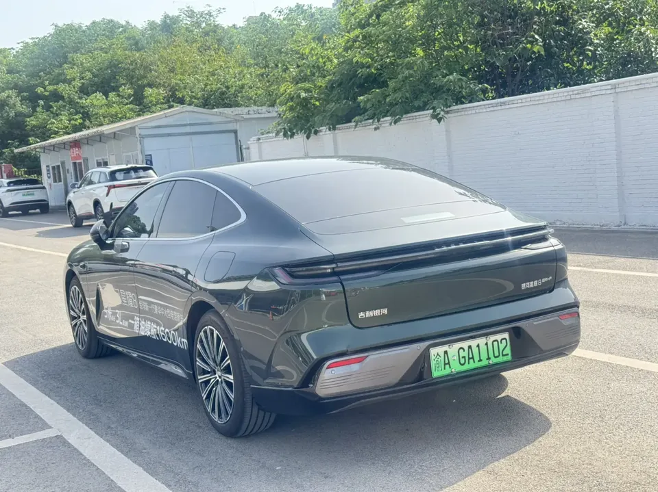 Geely Galaxy Star 8 PHEV 130km EM-P Starship Edition 2025 — миниатюра 4