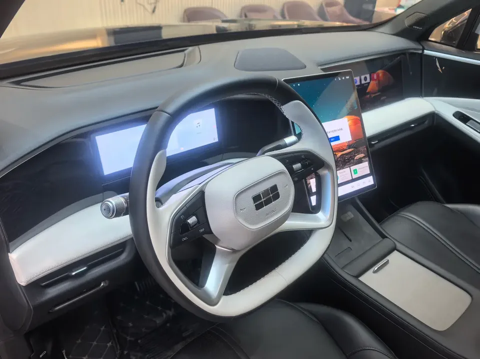 Geely Galaxy L7 1.5T DHT 115km PLUS 2023 — миниатюра 5