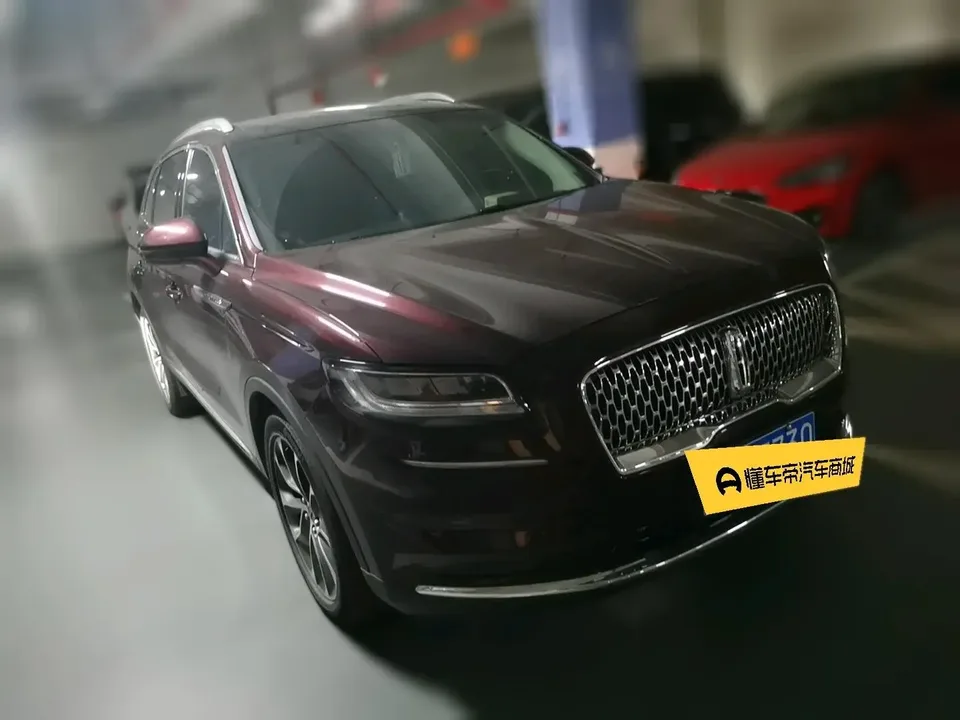 Lincoln Navigator 2.0T 4WD Premium Edition 2022 — миниатюра 3