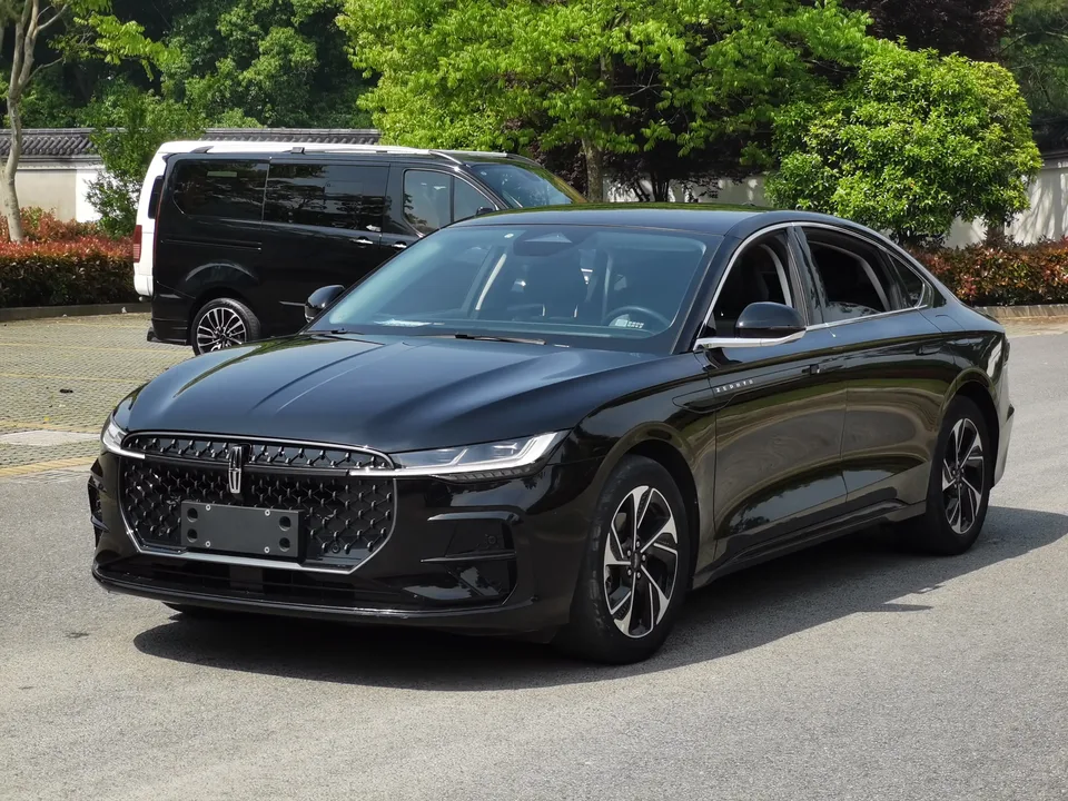 Lincoln Z 2022