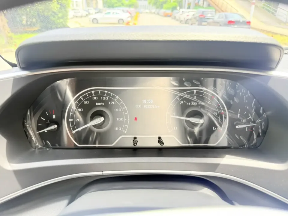 Datong Xintu V80 Facelift Value Edition 2.0T Manual Aoyuntong Long Wheelbase Mid-Top 127HP 6-9 Seats 2026 — миниатюра 5