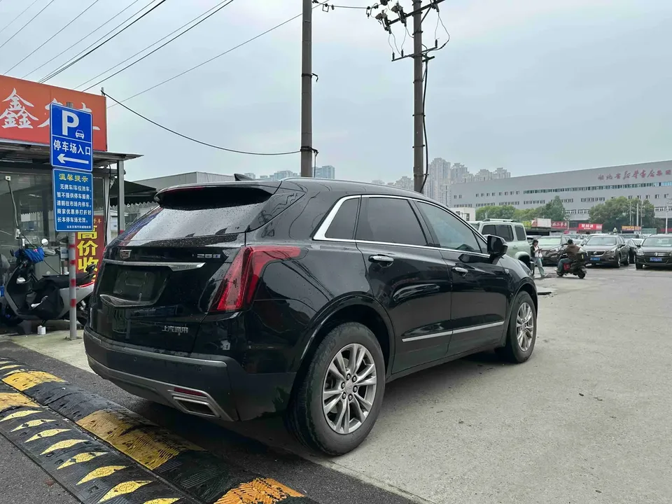 Cadillac XT5 2.0T mild hybrid two-wheel drive luxury model 2022 — миниатюра 2