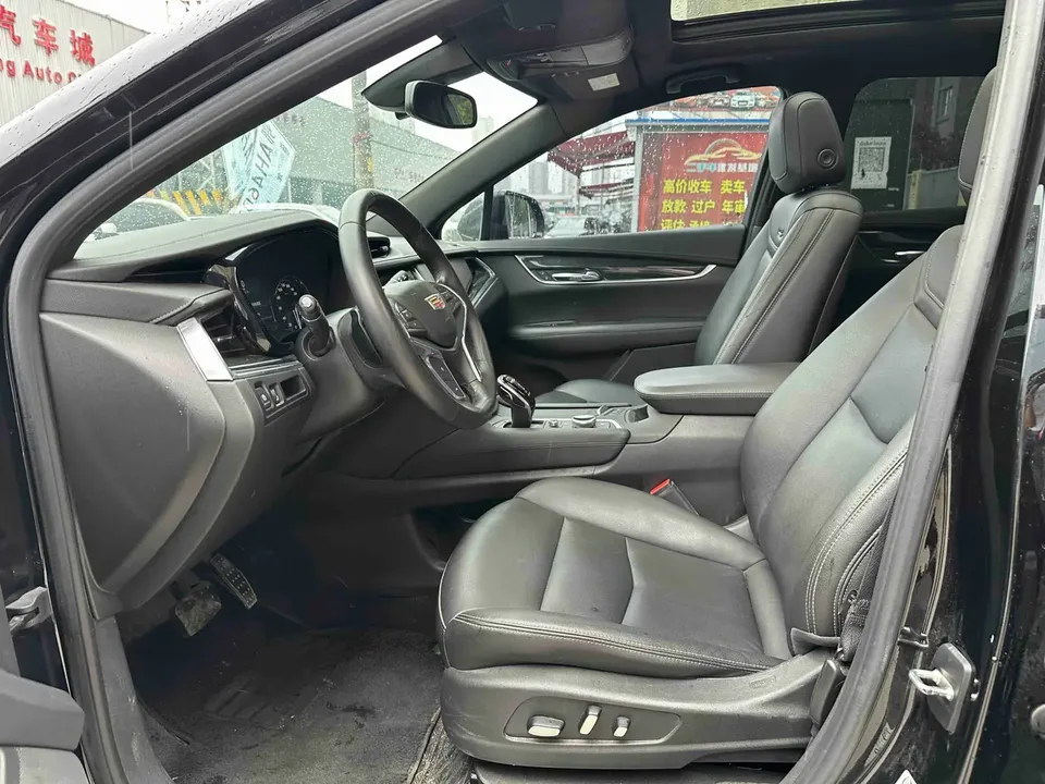 Cadillac XT5 2.0T mild hybrid two-wheel drive luxury model 2022 — миниатюра 3