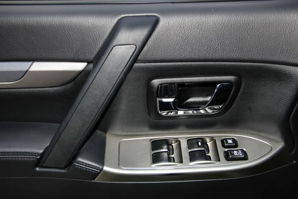 Mitsubishi Pajero Pajero (imported) 2020 3.0L 2024 — thumbnail 4