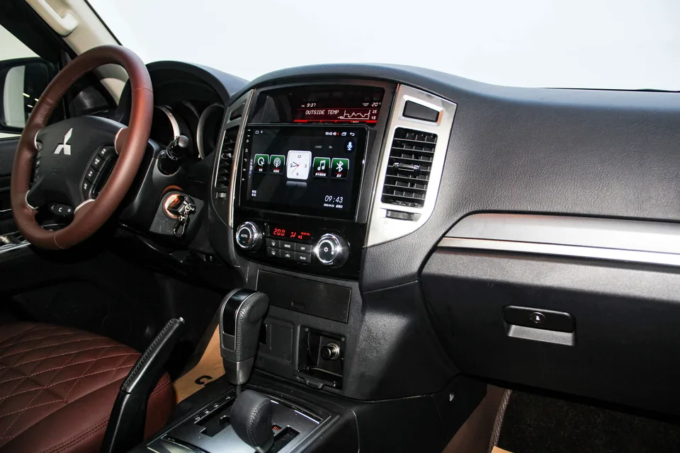 Mitsubishi Pajero Pajero (imported) 2020 3.0L 2024 — thumbnail 5